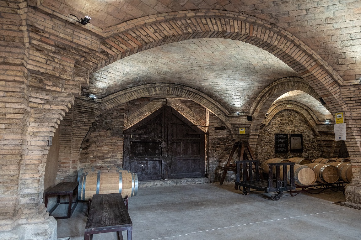 Bodega-modernista-Pinell-de-Brai-Terra-Alta-Catalunya