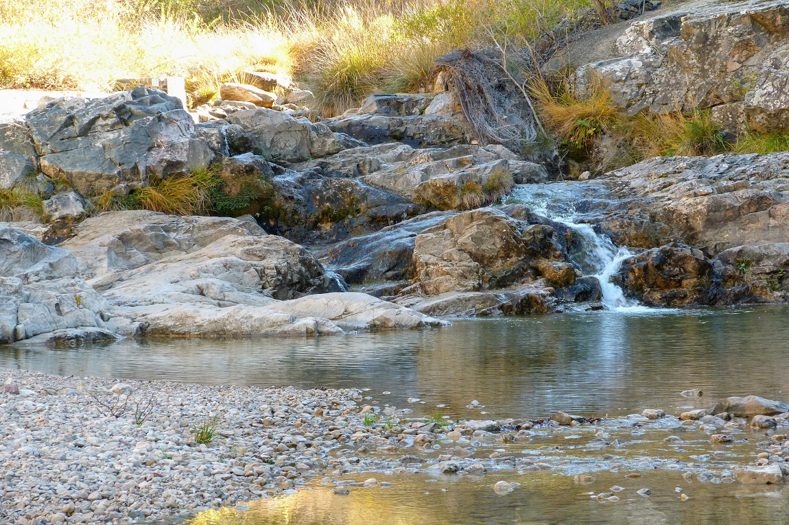 Pantano-de-Siurana-en-verano-en-Catalunya